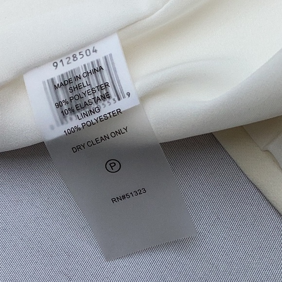 Elegant Vince Camuto short winter white jacket. Size 12 - Picture 7 of 10